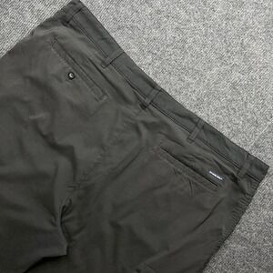 Chaps Golf Mens Shorts 42 Gray Performance Stretch Flat Front Casual Active